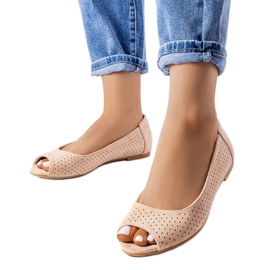 Beige durchbrochene Ballerinas von Agate