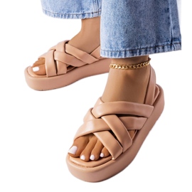 Hellbraune Horseshoe-Plateausandalen