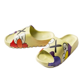 Grüne Hausschuhe mit Aufdrucken