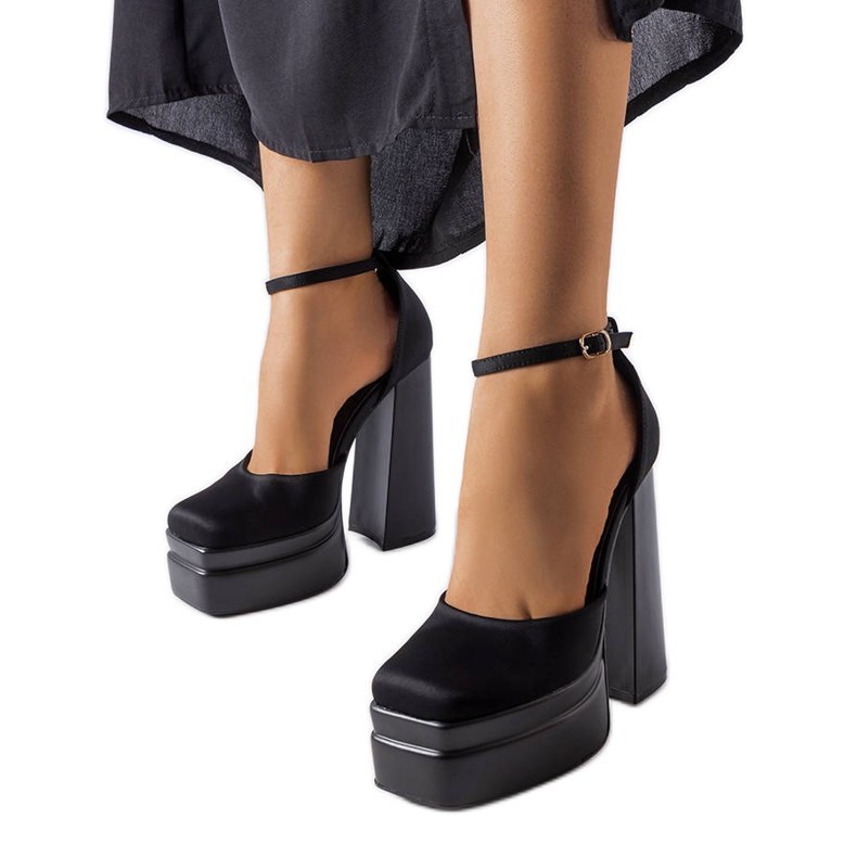 BM Schwarze Pumps mit hohen Absätzen von Romines