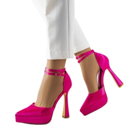 Rosa Pumps mit hohen Absätzen von Dallas