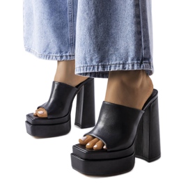 BM Schwarze High-Heel-Sandalen von Mercure