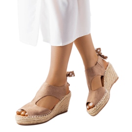 Braune Espadrilles mit Keilabsatz von Dumoulin beige