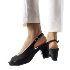 Schwarze Blocksandalen von Dionne