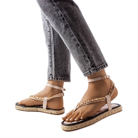 Beigefarbene Sandalen verziert mit einer Kette von Varieur