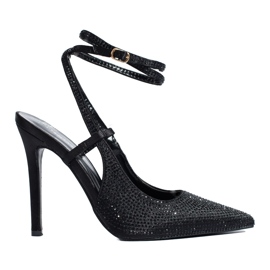 Schwarze Pumps auf hohem Absatz mit Kristallen von Shelovet