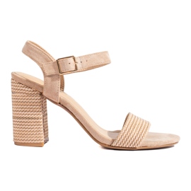 Beige Damensandalen mit dekorativem Absatz von Shelovet
