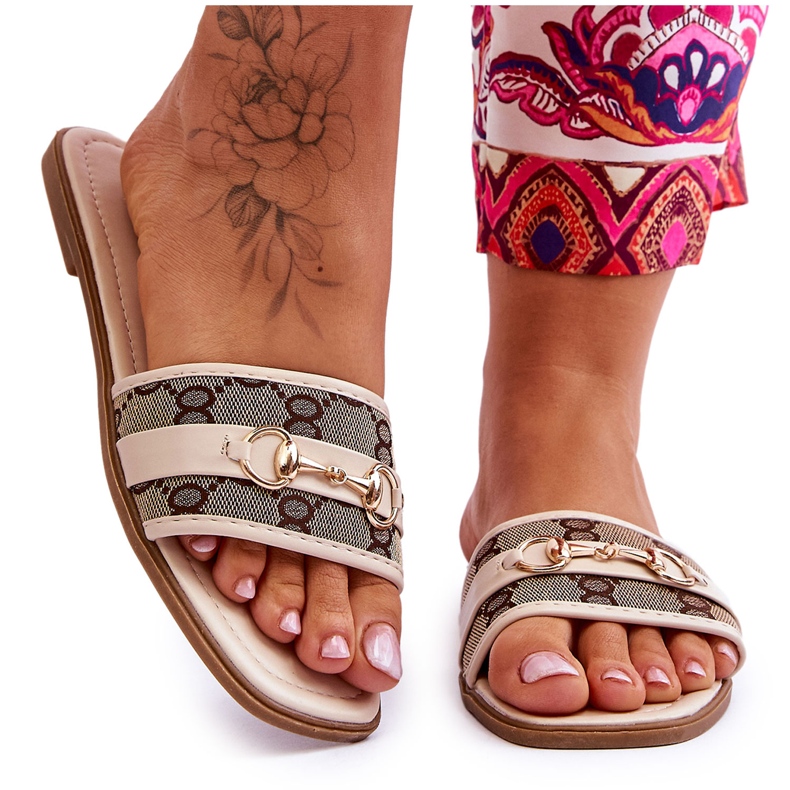 Klassische flache Absätze aus beigem Marlene