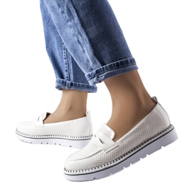 Weiße perforierte Schuhe von Bloomsburg