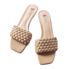 Beigefarbene Sandalen mit niedrigem Absatz von Burbank