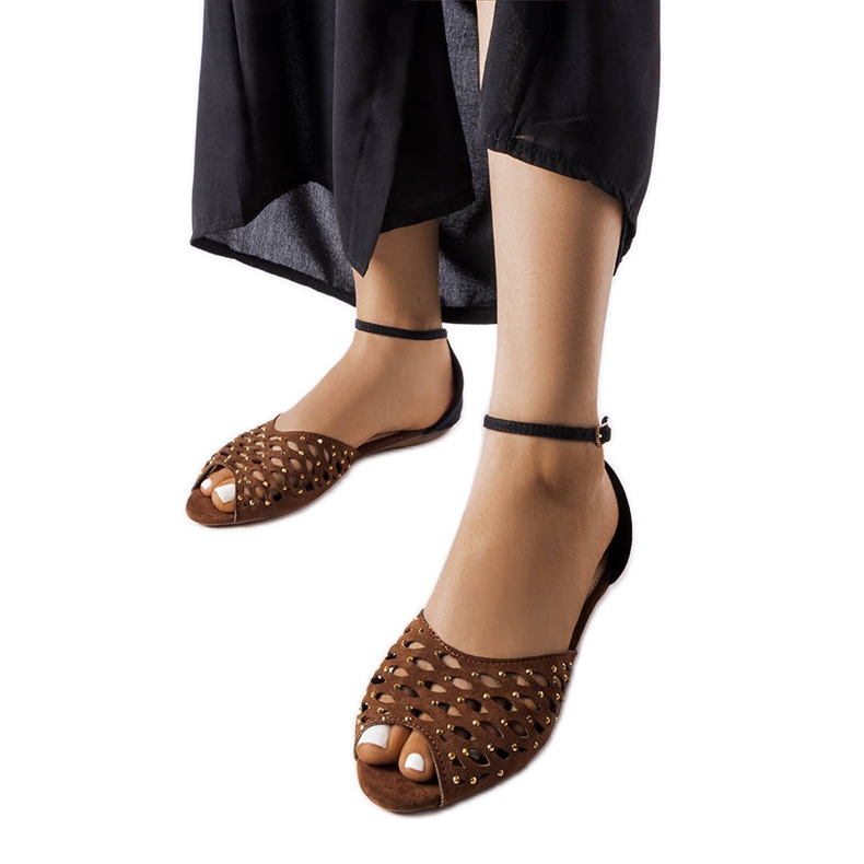 Braune durchbrochene Sandalen mit Zirkonen von Avice