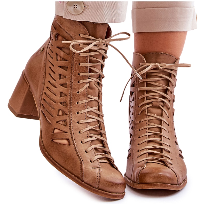 Durchbrochene Lederstiefel Maciejka 05508-10 Dunkelbeige