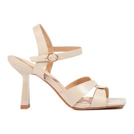 Beige Blocksandalen von Shelovet