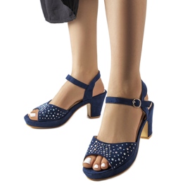 Marineblaue Beltane-Blocksandalen