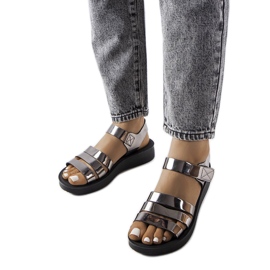 Grau lackierte Keilsandalen von Covillon