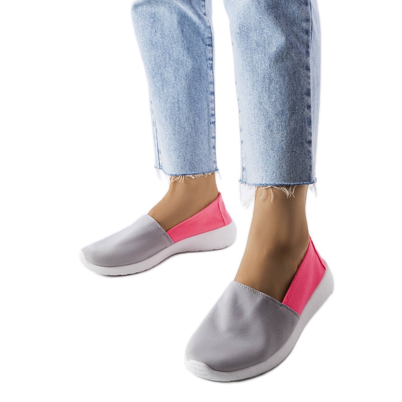 Inna Rosa-graue Slip-On-Sneaker von Winding