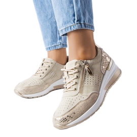 Beigefarbene, durchbrochene Lederschuhe von Jazzar