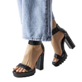 Schwarze Sandalen mit Schlangenmuster von Knoxville