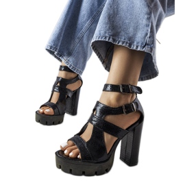 Schwarze, massive Blocksandalen von Enenor