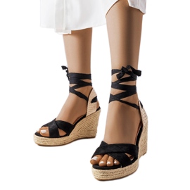 Schwarze Espadrilles mit Keilabsatz von Reviloa