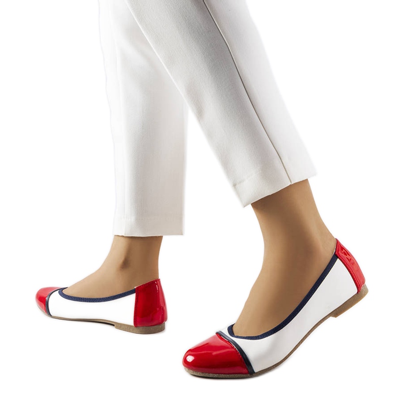 Rote und weiße Ballerinas von Salmons