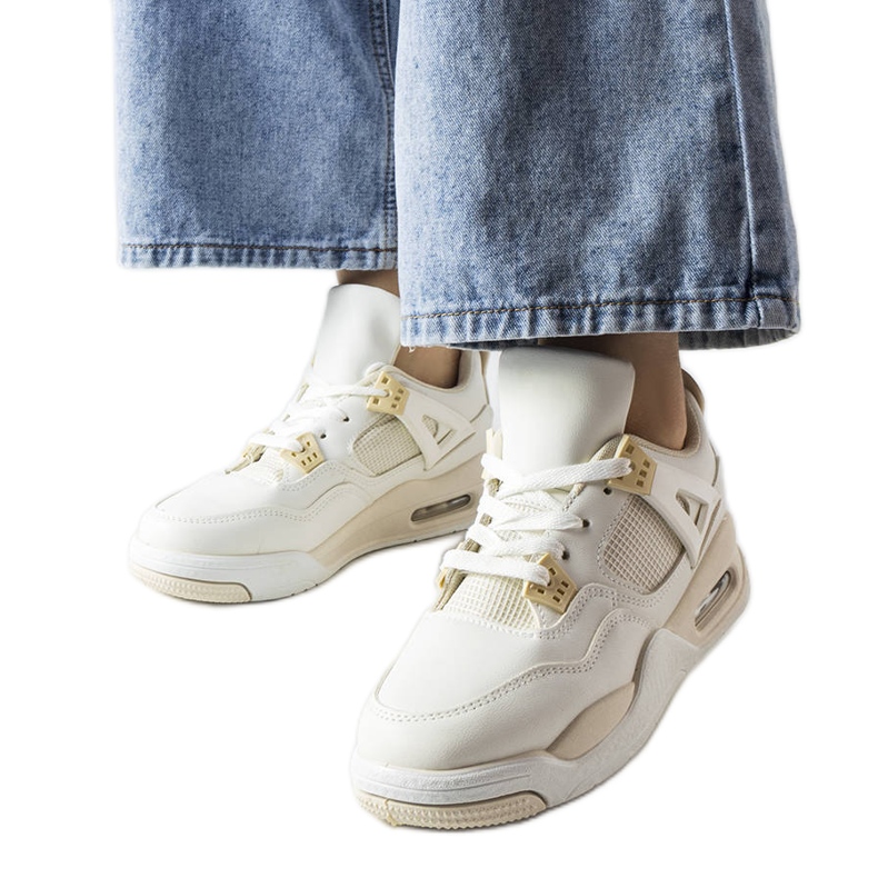 Beigefarbene Sneaker aus kombinierten Materialien von Malas