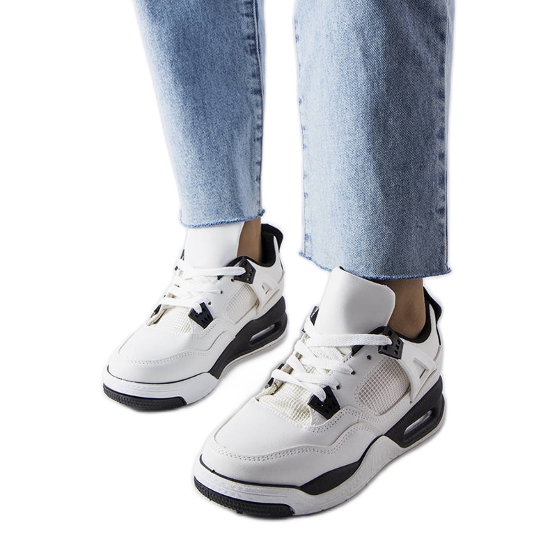 Weiße Sneaker aus Malas kombinierten Materialien