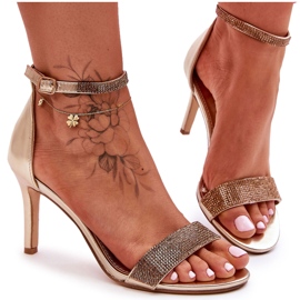 Damensandalen mit hohem Absatz und Juwelen von Golden Perfecto