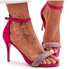 Wildleder-High-Heel-Sandalen mit fuchsiafarbenen Moments-Strasssteinen rosa