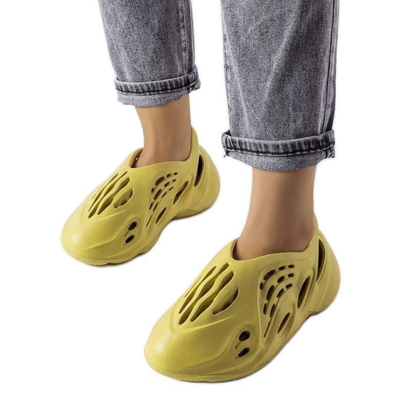 Grüne Julienne-Schaumhausschuhe