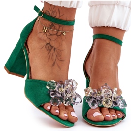 Elegante Sandalen mit Kristallen auf Cameron Green Heels grün