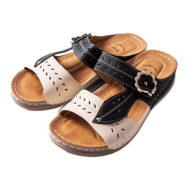 Schwarze Sandalen mit niedrigem Keilabsatz von Jolanta beige