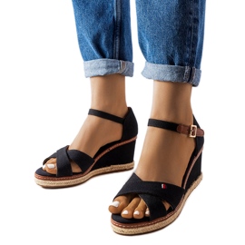 Schwarze Espadrilles mit Keilabsatz von Eleonora