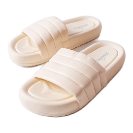 Inna Beigefarbene Hausschuhe mit Steppmuster von Dorene