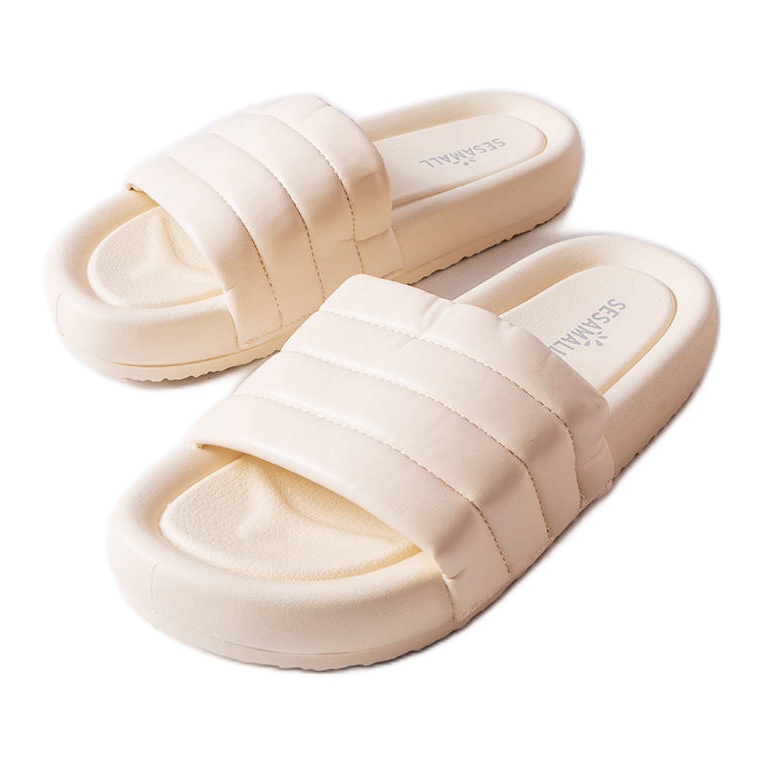 Inna Beigefarbene Hausschuhe mit Steppmuster von Dorene