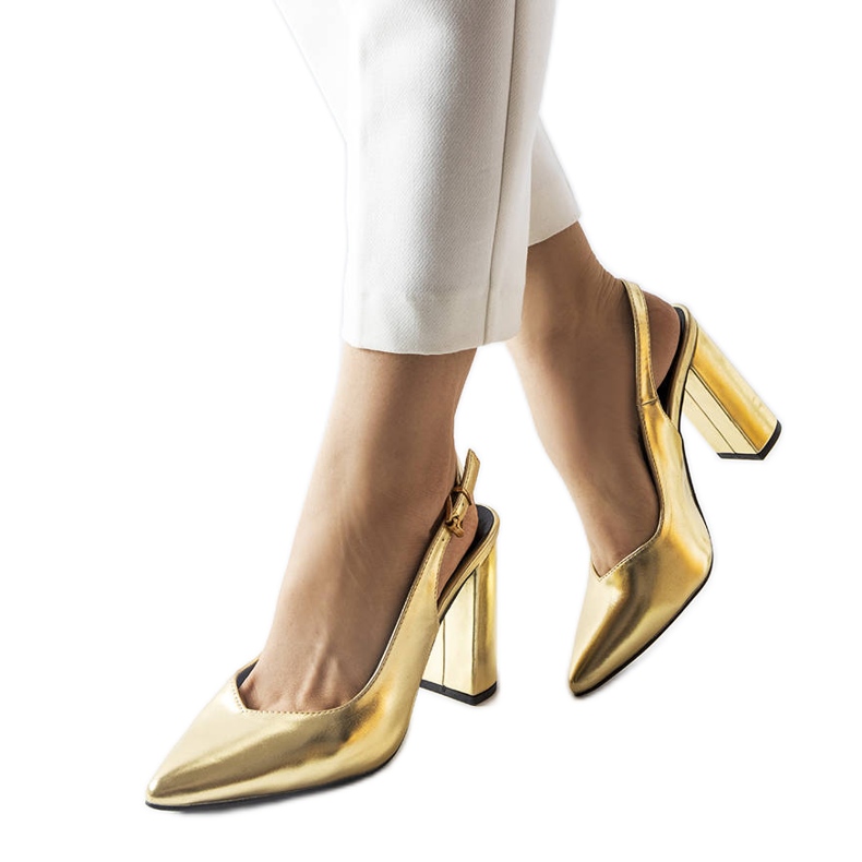 Goldene Pumps mit offenem Absatz von Wechsler