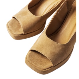 Karino Velours-Blocksandalen beige