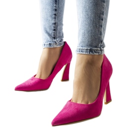 Rosa Pumps auf einem asymmetrischen Stiletto-Absatz von Linda