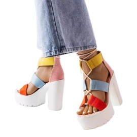 Inna Rosa massive Blocksandalen von Katja