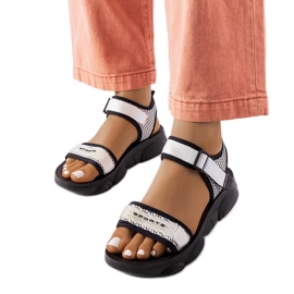 Schwarz-weiße Sportsandalen von Faribault