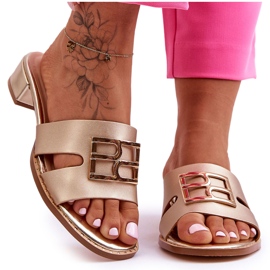 Elegante Damenhausschuhe mit goldener Atlantis-Dekoration