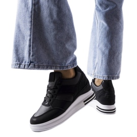 Schwarze CinqMars-Sneaker mit Keilabsatz