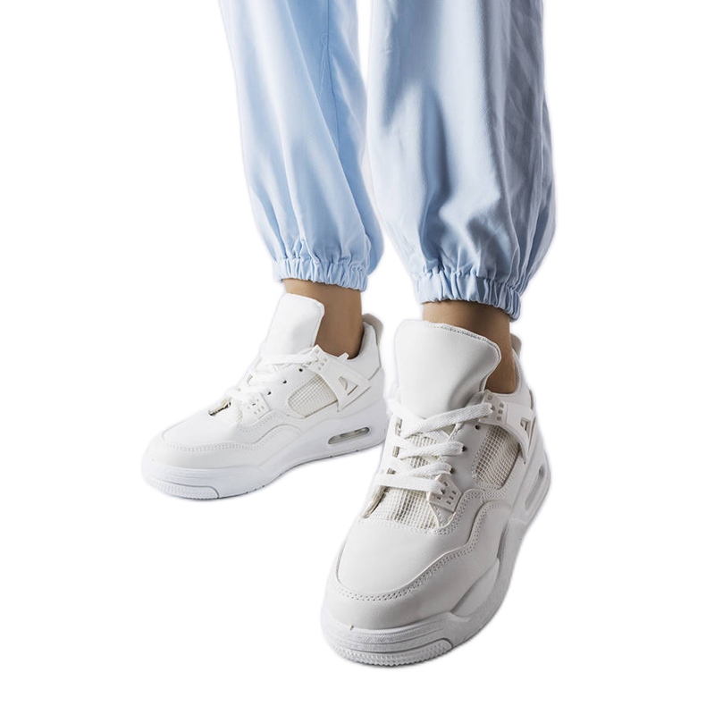 Weiße Sneaker aus Malas kombinierten Materialien