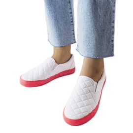 Weiße, gesteppte Slip-On-Sneaker von Balsamo