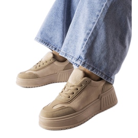 Beigefarbene Sneaker mit Plateau