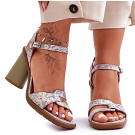 Ledersandalen mit Absatz Maciejka 06029-24 Weiß-Grün