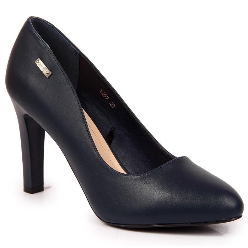 Marineblaue, matte Pumps am Pfosten von Sergio Leone