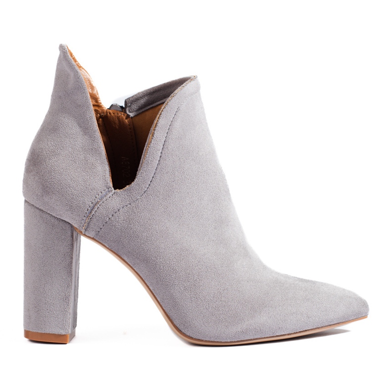 Graue hohe Damenstiefel mit Ausschnitt von Shelovet