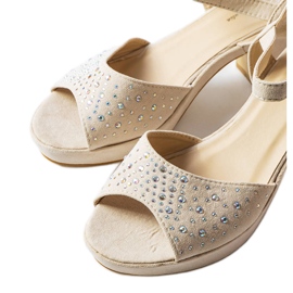 Beige Blocksandalen von Beltane