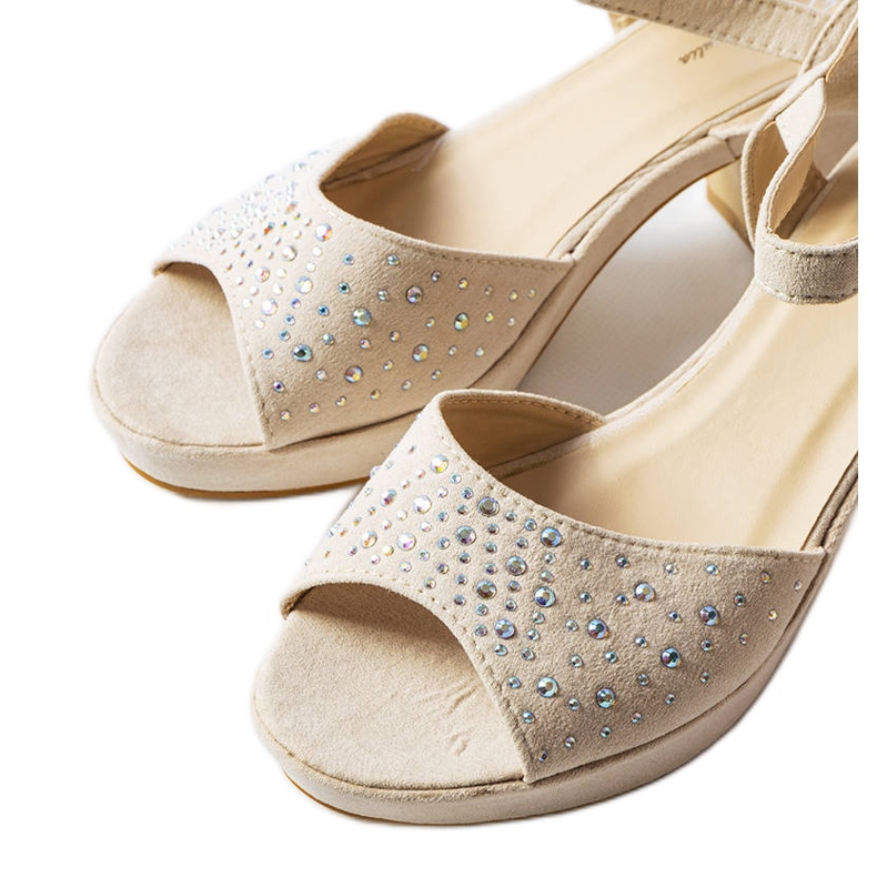 Beige Blocksandalen von Beltane